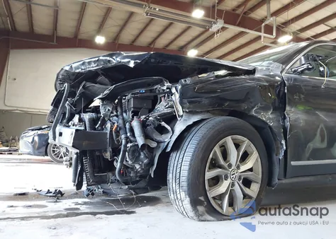 2016 Volkswagen Passat 1.8T S z USA, uszkodzony, nr VIN 1VWAT7A34GC009397